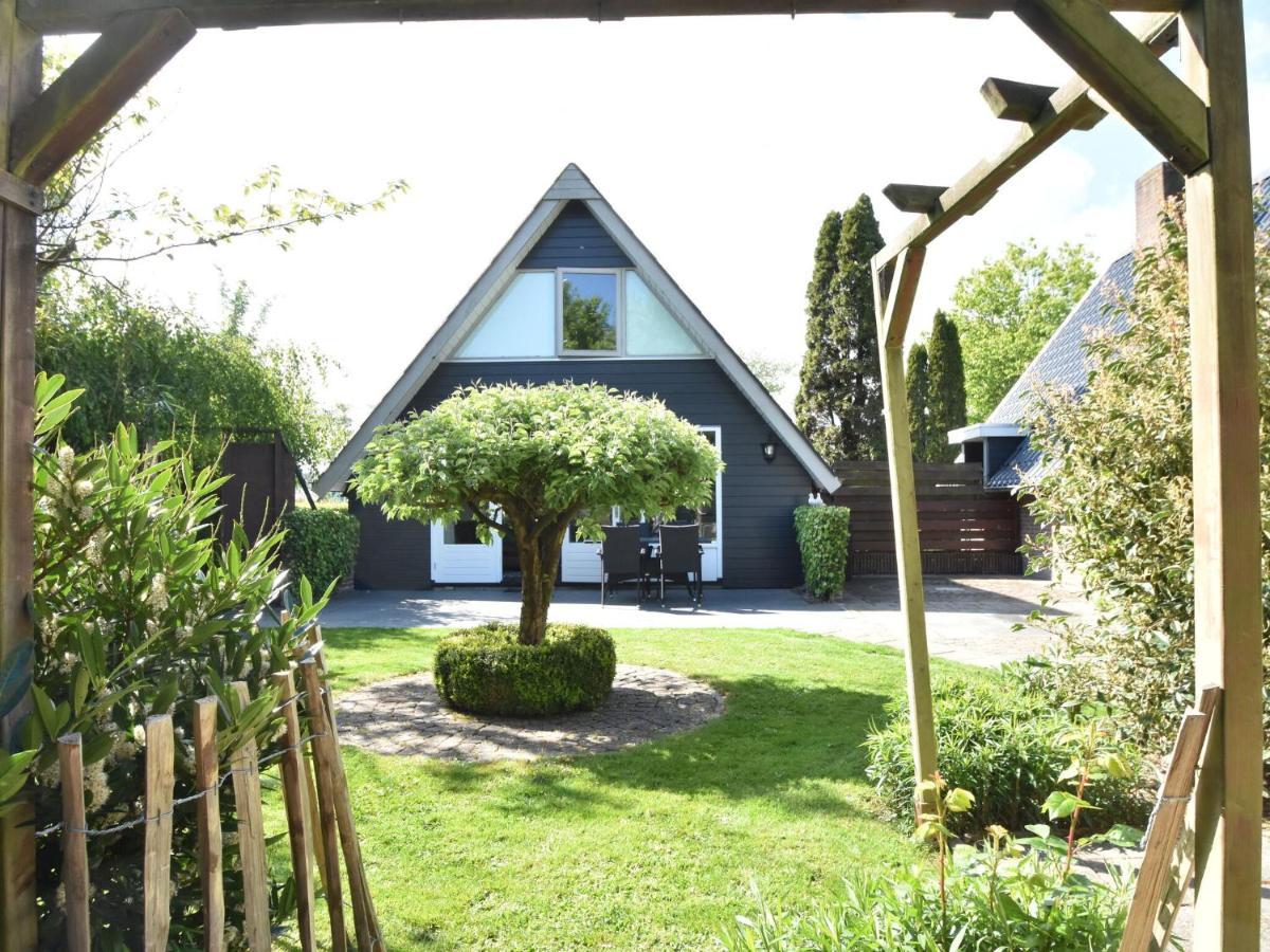 Balmy Holiday Home In Tuitjenhorn With Fenced Garden Exterior photo